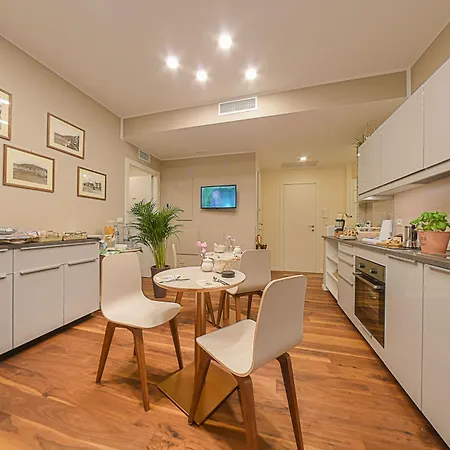 לינה וארוחת בוקר H68