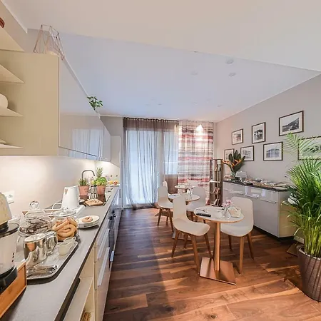 Bed & Breakfast H68 3*