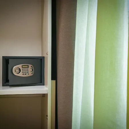 לינה וארוחת בוקר H68 אלסיו