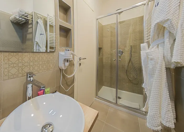 住宿加早餐酒店 H68 4*